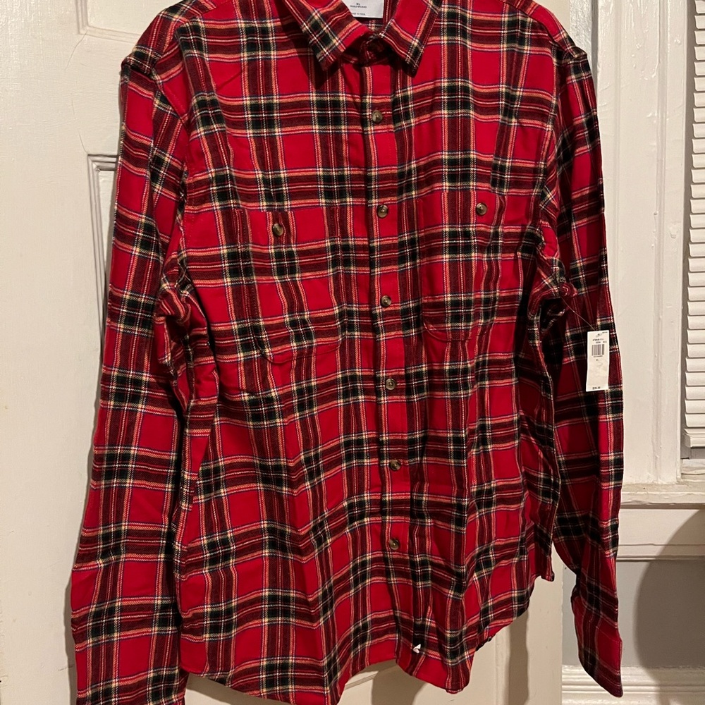 Old Navy Red and Black Plaid Flannel Men's Shirt